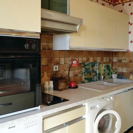 One-bedroom In * Nice