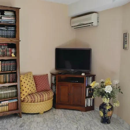 One-bedroom In Apartment *