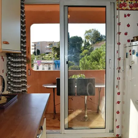 One-bedroom In Apartment *